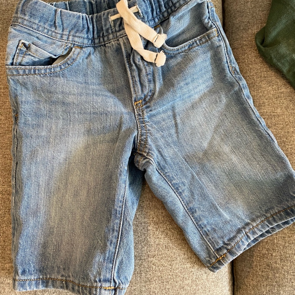Boys 3T Gap top and jean shorts